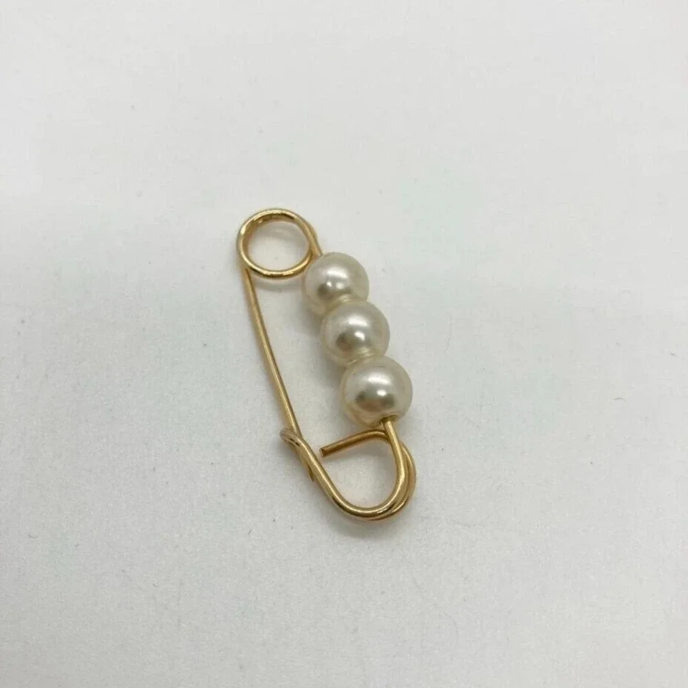 Elegant Gold Tone Safety Pin Brooch with Three‎ Faux Pearls Fashion Jewelry Pin